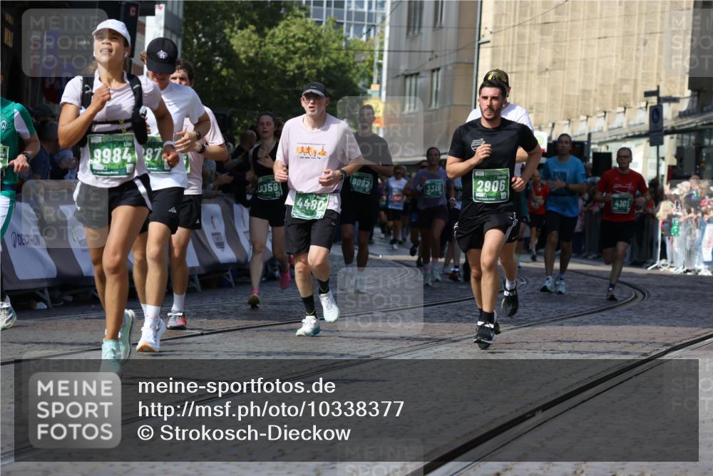 13.09.2026 - 21. swb-Marathon Bremen Strokosch-Dieckow http://msf.ph/oto/10338377 13.09.2026 13:19:40 Ziel 189, 666, 1599, 2390, 2423, 2535, 3182, 3508, 4319, 4455, 4819, 5172, 5371, 6008, 6633, 7268, 7754, 7945, 8153, 9552, 9638, 9805, 161, 411, 461, 1053, 1281, 1551, 1642, 1972, 2870, 2906, 3240, 3319, 3411, 3966, 4101, 4479, 4480, 7488, 7655, 8263, 9082, 9359, 9984 meine-sportfotos.de