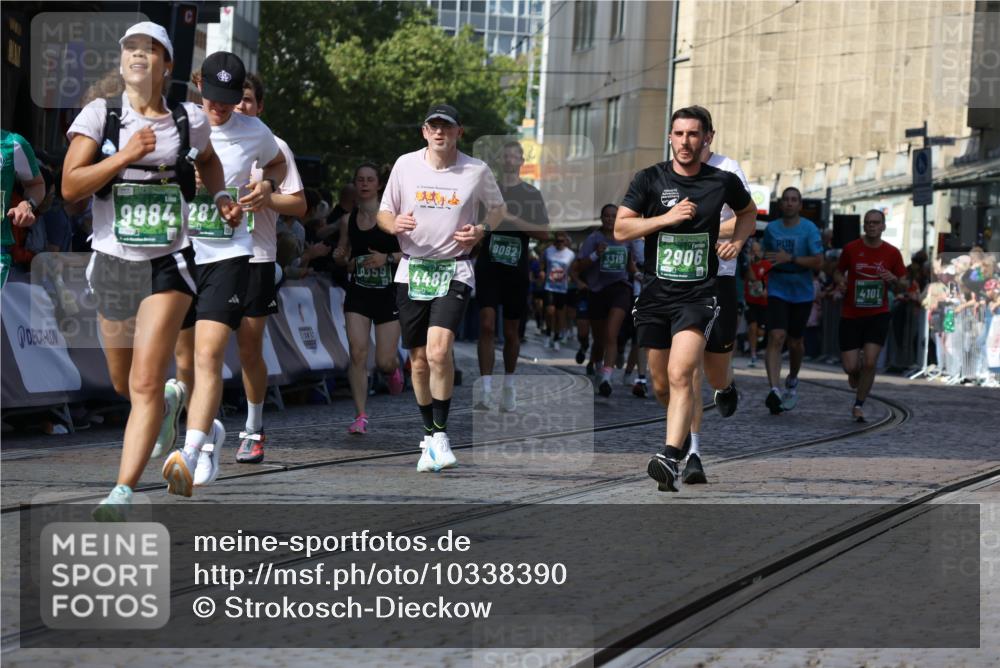 13.09.2026 - 21. swb-Marathon Bremen Strokosch-Dieckow http://msf.ph/oto/10338390 13.09.2026 13:19:40 Ziel 189, 666, 1599, 2390, 2423, 2535, 3182, 3508, 4319, 4455, 4819, 5172, 5371, 6008, 6633, 7268, 7754, 7945, 8153, 9552, 9638, 9805, 161, 411, 461, 1053, 1281, 1551, 1642, 1972, 2870, 2906, 3240, 3319, 3411, 3966, 4101, 4479, 4480, 7488, 7655, 8263, 9082, 9359, 9984 meine-sportfotos.de