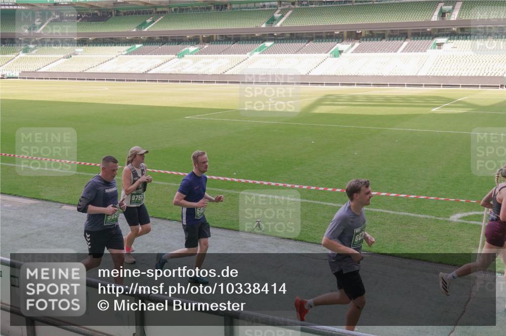 13.09.2026 - 21. swb-Marathon Bremen Michael Burmester http://msf.ph/oto/10338414 13.09.2026 13:16:09 Laufen im Stadion 134, 143, 153, 231, 263, 266, 267, 271, 300, 414, 598, 612, 653, 990, 1047, 1185, 1312, 1465, 1539, 1825, 1874, 1987, 2013, 2218, 2235, 2259, 2351, 2359, 2363, 2381, 2385, 2386, 2466, 2468, 2484, 2494, 2562, 2579, 2664, 2667, 2678, 2690, 2691, 2698, 2737, 2760, 2778, 2783, 2797, 2799, 2821, 2846, 2859, 2861, 2865, 2874, 2958, 2974, 2996, 3001, 3075, 3133, 3157, 3165, 3185, 3213, 3237, 3265, 3331, 3355, 3366, 3382, 3387, 3486, 3501, 3512, 3670, 3680, 3829, 3847, 4034, 4511 meine-sportfotos.de