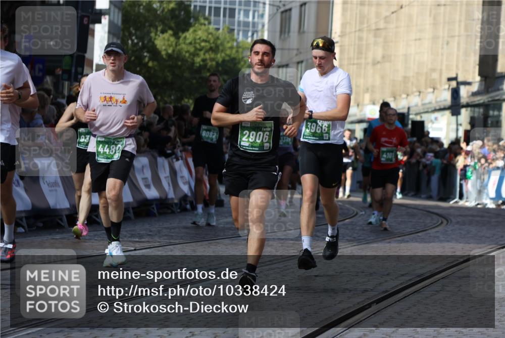 13.09.2026 - 21. swb-Marathon Bremen Strokosch-Dieckow http://msf.ph/oto/10338424 13.09.2026 13:19:41 Ziel 189, 666, 1599, 2423, 2535, 3182, 3508, 4319, 4455, 4819, 5172, 5371, 6008, 6633, 7268, 7754, 7945, 8153, 9552, 9638, 9805, 161, 411, 461, 495, 1053, 1281, 1551, 1642, 1972, 2870, 2906, 3240, 3319, 3411, 3966, 4101, 4479, 4480, 7404, 7488, 7655, 8263, 9082, 9359, 9984, 13192 meine-sportfotos.de