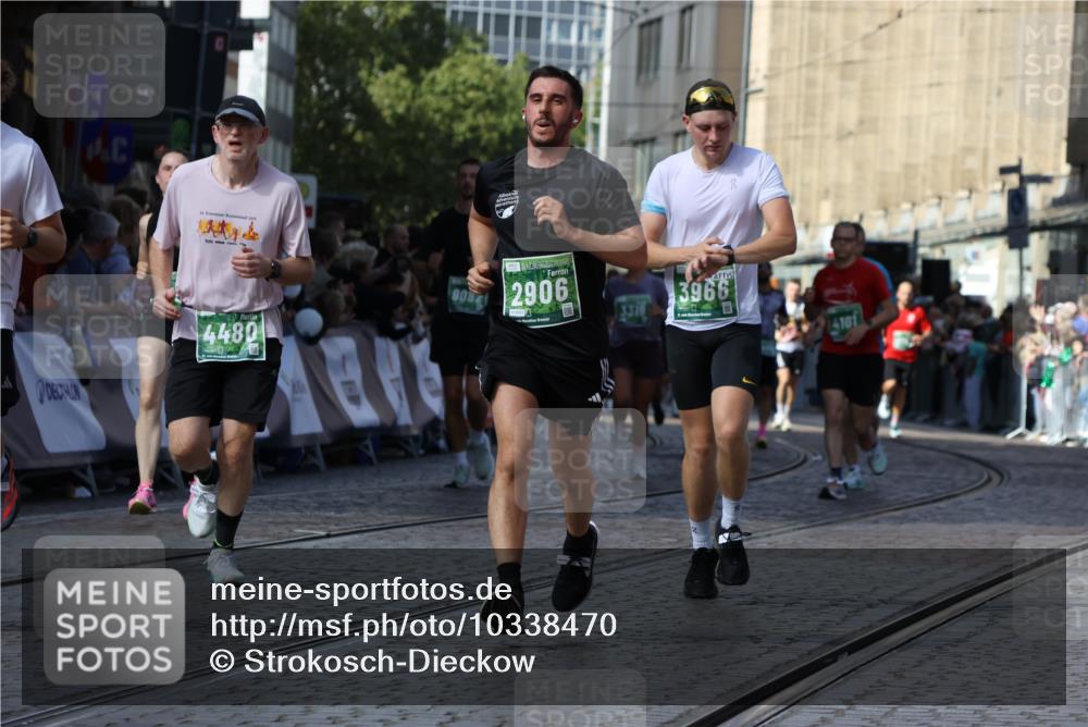 13.09.2026 - 21. swb-Marathon Bremen Strokosch-Dieckow http://msf.ph/oto/10338470 13.09.2026 13:19:41 Ziel 189, 666, 1599, 2423, 2535, 3182, 3508, 4319, 4455, 4819, 5172, 5371, 6008, 6633, 7268, 7754, 7945, 8153, 9552, 9638, 9805, 161, 411, 461, 495, 1053, 1281, 1551, 1642, 1972, 2870, 2906, 3240, 3319, 3411, 3966, 4101, 4479, 4480, 7404, 7488, 7655, 8263, 9082, 9359, 9984, 13192 meine-sportfotos.de