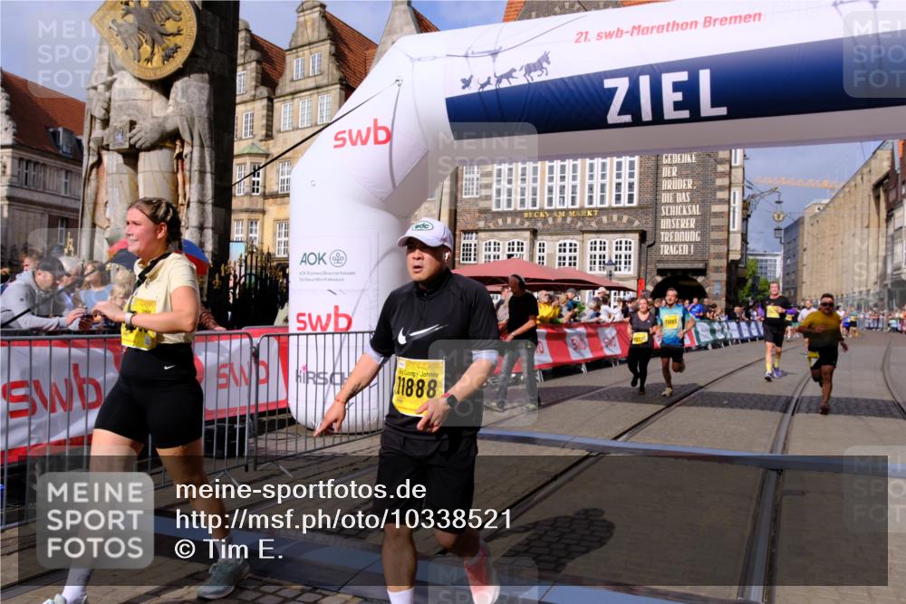 13.09.2026 - 21. swb-Marathon Bremen Tim E. http://msf.ph/oto/10338521 13.09.2026 11:08:47 Ziel 10229, 11065, 11124, 11509, 11560, 11561, 11678, 11834, 11888, 11968, 12073, 12162, 12164, 12315, 12410, 12516 meine-sportfotos.de