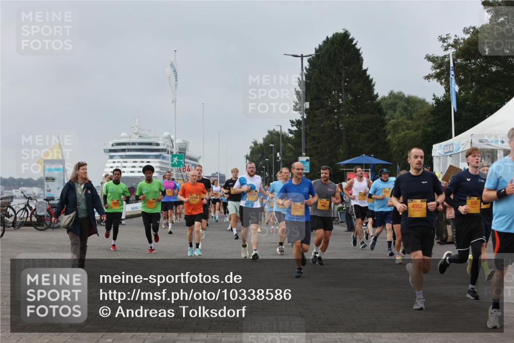 13.09.2026 - Kiel Lauf Andreas Tolksdorf http://msf.ph/oto/10338586 13.09.2026 09:55:11 Kiellinie 4, 11108, 10580, 5574, 4052, 529 meine-sportfotos.de