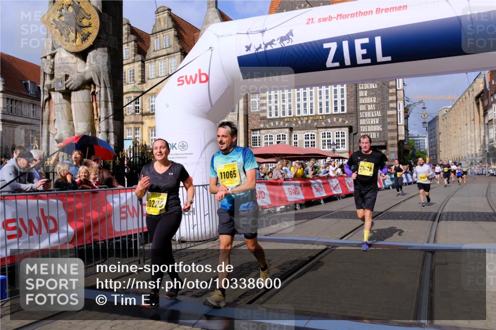 13.09.2026 - 21. swb-Marathon Bremen Tim E. http://msf.ph/oto/10338600 13.09.2026 11:08:50 Ziel 10229, 10609, 11065, 11124, 11560, 11561, 11678, 11834, 11888, 11968, 12073, 12162, 12164, 12315, 12410, 12516 meine-sportfotos.de