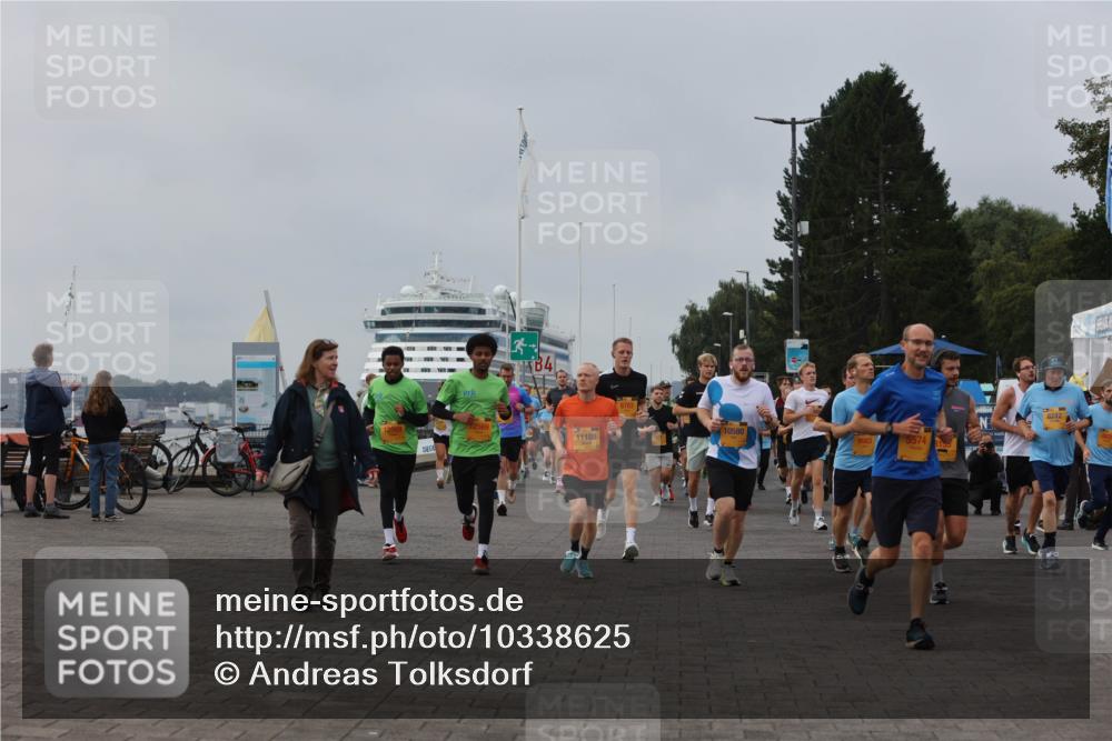 13.09.2026 - Kiel Lauf Andreas Tolksdorf http://msf.ph/oto/10338625 13.09.2026 09:55:12 Kiellinie 10580, 11108, 9983, 5574, 6742 meine-sportfotos.de