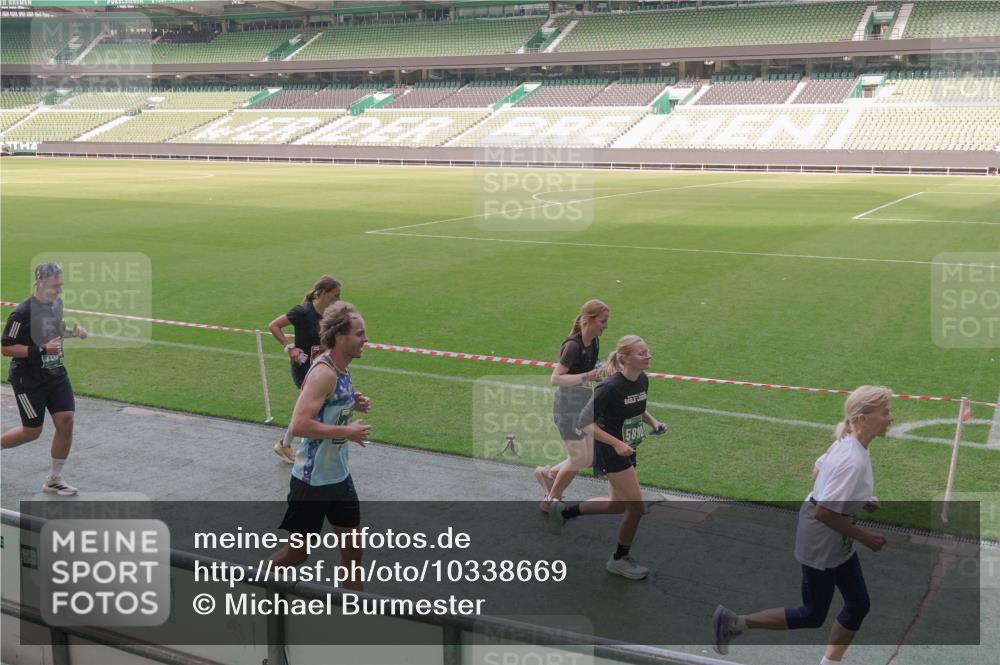13.09.2026 - 21. swb-Marathon Bremen Michael Burmester http://msf.ph/oto/10338669 13.09.2026 13:16:52 Laufen im Stadion 134, 143, 153, 231, 267, 271, 449, 588, 598, 612, 653, 990, 1057, 1185, 1312, 1424, 1425, 1465, 1539, 1790, 1813, 1825, 1874, 1987, 2013, 2067, 2096, 2218, 2259, 2351, 2363, 2381, 2386, 2389, 2419, 2468, 2532, 2550, 2562, 2579, 2586, 2601, 2655, 2664, 2667, 2678, 2698, 2778, 2797, 2799, 2821, 2846, 2874, 2974, 2984, 2996, 3001, 3075, 3104, 3133, 3165, 3180, 3185, 3195, 3213, 3237, 3265, 3314, 3331, 3337, 3366, 3382, 3387, 3421, 3431, 3479, 3486, 3501, 3506, 3512 meine-sportfotos.de