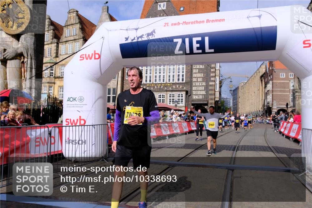 13.09.2026 - 21. swb-Marathon Bremen Tim E. http://msf.ph/oto/10338693 13.09.2026 11:08:52 Ziel 10229, 10399, 10609, 11065, 11124, 11358, 11560, 11561, 11678, 11710, 11834, 11888, 11968, 12073, 12162, 12164, 12410, 12516 meine-sportfotos.de