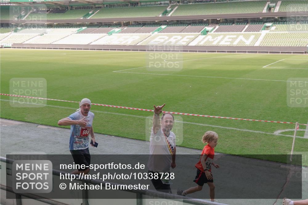 13.09.2026 - 21. swb-Marathon Bremen Michael Burmester http://msf.ph/oto/10338728 13.09.2026 13:16:59 Laufen im Stadion 134, 143, 153, 231, 267, 271, 449, 588, 598, 612, 653, 990, 1057, 1185, 1312, 1424, 1425, 1465, 1539, 1790, 1813, 1825, 1874, 1987, 2013, 2067, 2096, 2218, 2259, 2351, 2363, 2381, 2389, 2419, 2468, 2532, 2550, 2562, 2579, 2586, 2601, 2647, 2655, 2664, 2678, 2698, 2778, 2797, 2799, 2821, 2846, 2974, 2984, 2996, 3001, 3075, 3104, 3133, 3165, 3180, 3195, 3213, 3237, 3265, 3314, 3331, 3337, 3366, 3382, 3387, 3421, 3431, 3479, 3486, 3501, 3506, 3512, 3548 meine-sportfotos.de