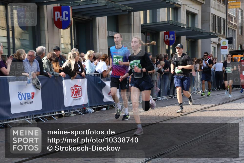 13.09.2026 - 21. swb-Marathon Bremen Strokosch-Dieckow http://msf.ph/oto/10338740 13.09.2026 13:26:30 Ziel 531, 946, 2089, 2779, 3076, 3302, 3510, 3526, 3527, 3852, 3893, 4327, 4441, 4598, 4919, 5054, 5689, 5937, 5943, 6289, 6314, 6375, 6455, 6548, 6580, 7027, 7246, 7317, 8112, 8303, 9150, 9551, 13097, 1368, 1649, 2434, 2658, 3526, 3603, 3983, 4077, 4723, 5747, 5854, 5906, 5934, 5992, 6230, 6639, 7626, 8817, 9260, 13195 meine-sportfotos.de