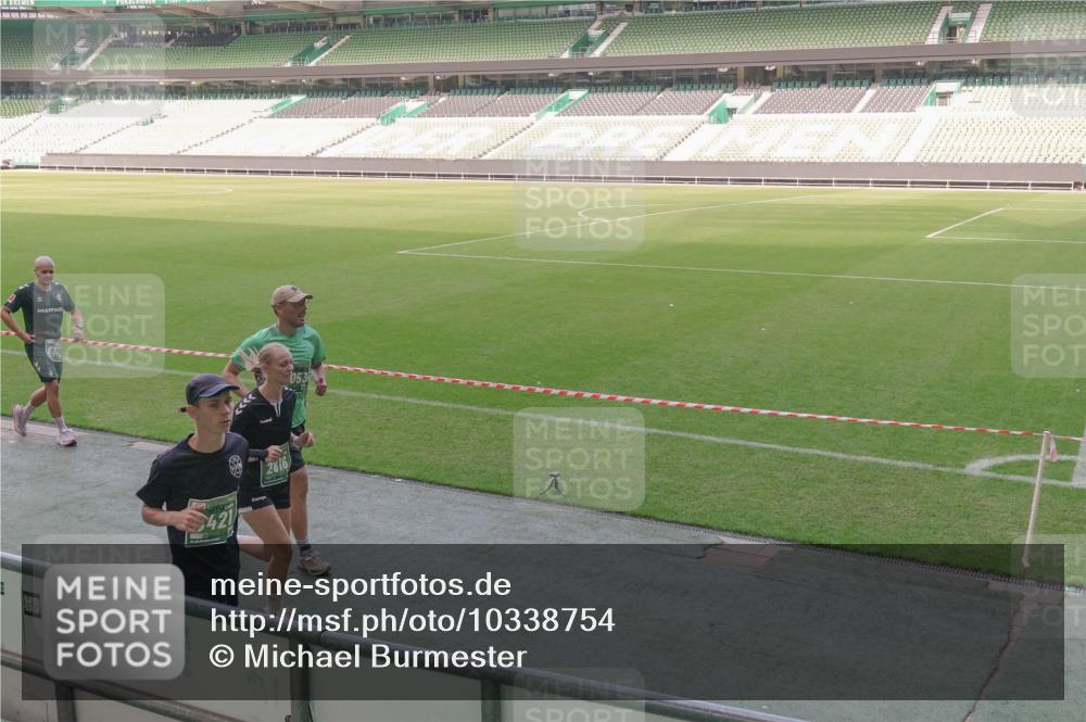 13.09.2026 - 21. swb-Marathon Bremen Michael Burmester http://msf.ph/oto/10338754 13.09.2026 13:17:07 Laufen im Stadion 134, 143, 153, 231, 267, 271, 311, 449, 588, 598, 612, 653, 990, 1057, 1185, 1312, 1424, 1425, 1465, 1539, 1790, 1813, 1825, 1987, 2013, 2067, 2096, 2218, 2259, 2351, 2363, 2381, 2389, 2419, 2468, 2532, 2550, 2562, 2579, 2586, 2601, 2647, 2655, 2664, 2678, 2698, 2778, 2797, 2799, 2821, 2846, 2974, 2984, 2996, 3001, 3104, 3133, 3180, 3195, 3213, 3237, 3314, 3331, 3337, 3366, 3387, 3421, 3431, 3479, 3486, 3501, 3506, 3512, 3548 meine-sportfotos.de