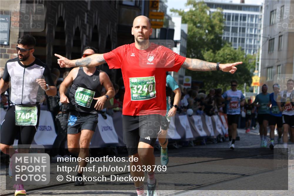 13.09.2026 - 21. swb-Marathon Bremen Strokosch-Dieckow http://msf.ph/oto/10338769 13.09.2026 13:19:54 Ziel 161, 461, 926, 1010, 1232, 1281, 1468, 1535, 1642, 2906, 4319, 4455, 4977, 4978, 7037, 7140, 7268, 7945, 8153, 8185, 9984, 13163, 205, 431, 495, 511, 655, 1058, 1252, 1390, 1537, 1931, 1972, 2343, 2807, 2903, 3690, 4287, 5340, 5389, 5813, 5837, 6663, 7341, 7404, 7531, 9756, 13192 meine-sportfotos.de