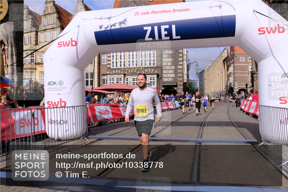 13.09.2026 - 21. swb-Marathon Bremen Tim E. http://msf.ph/oto/10338778 13.09.2026 11:08:54 Ziel 10229, 10399, 10609, 11065, 11358, 11421, 11560, 11561, 11678, 11710, 11718, 11834, 11888, 11968, 12162, 12164, 12410, 12516 meine-sportfotos.de