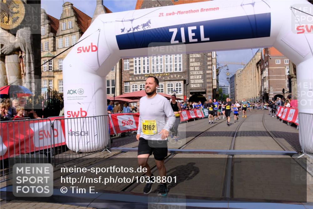13.09.2026 - 21. swb-Marathon Bremen Tim E. http://msf.ph/oto/10338801 13.09.2026 11:08:54 Ziel 10229, 10399, 10609, 11065, 11358, 11421, 11560, 11561, 11678, 11710, 11718, 11834, 11888, 11968, 12162, 12164, 12410, 12516 meine-sportfotos.de