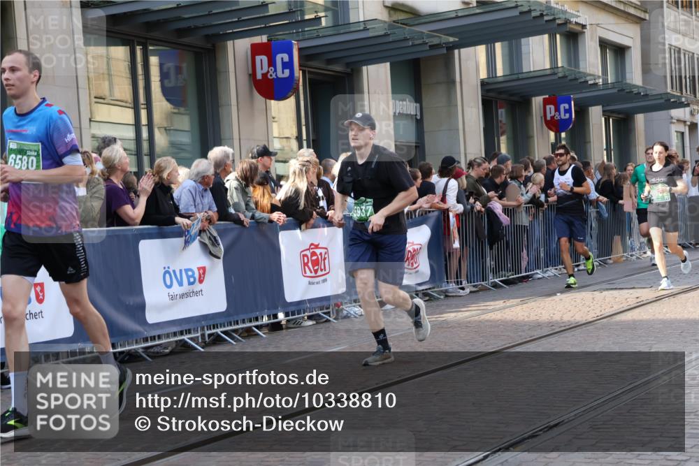 13.09.2026 - 21. swb-Marathon Bremen Strokosch-Dieckow http://msf.ph/oto/10338810 13.09.2026 13:26:31 Ziel 531, 946, 2089, 2779, 3076, 3302, 3510, 3527, 3852, 3893, 4327, 4441, 4598, 4919, 5054, 5689, 5937, 5943, 6289, 6314, 6375, 6455, 6548, 6580, 7027, 7246, 7317, 8112, 8303, 9150, 9551, 13097, 1368, 1649, 2434, 2658, 3526, 3603, 3983, 4077, 4723, 5747, 5906, 5934, 5992, 6230, 6639, 7626, 8817, 9260, 13195 meine-sportfotos.de