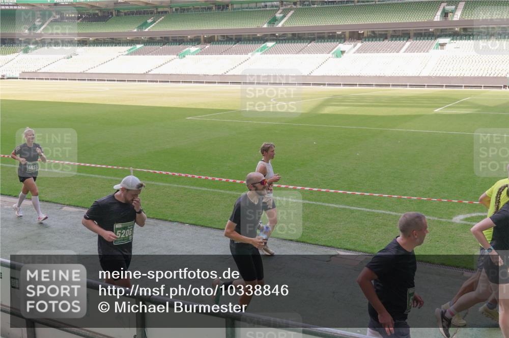 13.09.2026 - 21. swb-Marathon Bremen Michael Burmester http://msf.ph/oto/10338846 13.09.2026 13:17:17 Laufen im Stadion 134, 153, 231, 267, 271, 311, 404, 449, 588, 598, 612, 653, 732, 837, 990, 1057, 1185, 1312, 1424, 1425, 1465, 1539, 1790, 1813, 1825, 1844, 1987, 2013, 2056, 2067, 2096, 2259, 2351, 2358, 2363, 2381, 2389, 2419, 2468, 2532, 2550, 2562, 2579, 2586, 2601, 2647, 2655, 2664, 2678, 2698, 2778, 2797, 2799, 2821, 2846, 2893, 2974, 2984, 2996, 3001, 3104, 3133, 3146, 3180, 3195, 3210, 3213, 3237, 3314, 3331, 3337, 3366, 3387, 3421, 3431, 3479, 3501, 3506, 3512, 3548, 3633, 3654 meine-sportfotos.de