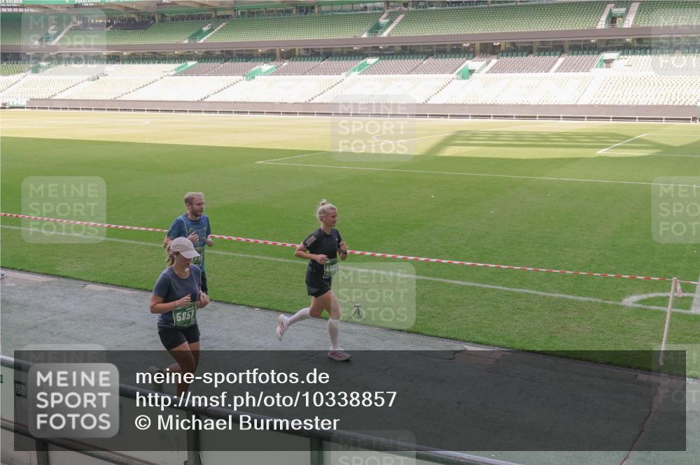 13.09.2026 - 21. swb-Marathon Bremen Michael Burmester http://msf.ph/oto/10338857 13.09.2026 13:17:18 Laufen im Stadion 134, 153, 231, 267, 271, 311, 404, 449, 588, 598, 612, 653, 732, 837, 990, 1057, 1185, 1312, 1424, 1425, 1465, 1539, 1790, 1813, 1825, 1844, 1987, 2013, 2056, 2067, 2096, 2259, 2351, 2357, 2358, 2363, 2381, 2389, 2419, 2532, 2550, 2562, 2579, 2586, 2601, 2647, 2655, 2664, 2678, 2698, 2778, 2797, 2799, 2821, 2846, 2893, 2974, 2984, 2996, 3001, 3104, 3133, 3146, 3180, 3195, 3210, 3213, 3237, 3314, 3331, 3337, 3366, 3387, 3421, 3431, 3479, 3501, 3506, 3512, 3548, 3633, 3654 meine-sportfotos.de