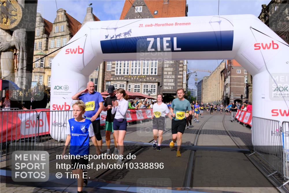 13.09.2026 - 21. swb-Marathon Bremen Tim E. http://msf.ph/oto/10338896 13.09.2026 11:09:02 Ziel 10399, 10469, 10599, 10609, 11053, 11358, 11421, 11434, 11678, 11710, 11718, 11834, 12162, 12256, 12353, 12438, 12517 meine-sportfotos.de