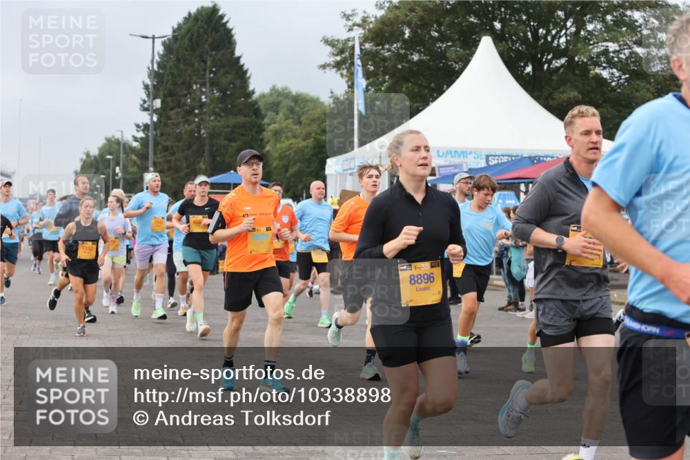 13.09.2026 - Kiel Lauf Andreas Tolksdorf http://msf.ph/oto/10338898 13.09.2026 09:55:25 Kiellinie 1192, 1147, 2, 8079, 38, 8896 meine-sportfotos.de