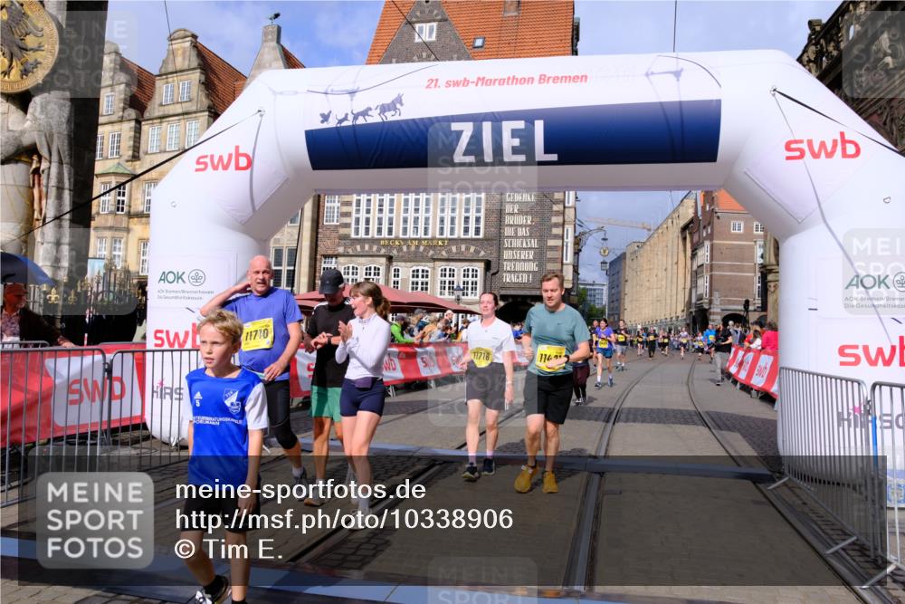 13.09.2026 - 21. swb-Marathon Bremen Tim E. http://msf.ph/oto/10338906 13.09.2026 11:09:02 Ziel 10399, 10469, 10599, 10609, 11053, 11358, 11421, 11434, 11678, 11710, 11718, 11834, 12162, 12256, 12353, 12438, 12517 meine-sportfotos.de