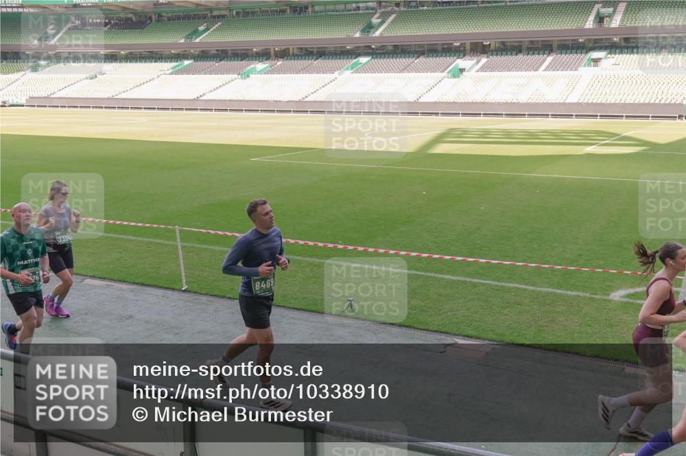 13.09.2026 - 21. swb-Marathon Bremen Michael Burmester http://msf.ph/oto/10338910 13.09.2026 13:17:25 Laufen im Stadion 134, 153, 231, 267, 271, 311, 404, 449, 588, 732, 753, 837, 990, 1057, 1185, 1312, 1424, 1425, 1465, 1539, 1790, 1813, 1825, 1844, 1868, 1987, 2056, 2067, 2096, 2259, 2351, 2357, 2358, 2363, 2381, 2389, 2419, 2532, 2550, 2562, 2579, 2586, 2601, 2647, 2655, 2664, 2698, 2778, 2797, 2799, 2821, 2846, 2849, 2880, 2893, 2974, 2984, 2996, 3104, 3133, 3146, 3180, 3195, 3210, 3213, 3314, 3331, 3337, 3366, 3387, 3421, 3431, 3476, 3479, 3501, 3506, 3537, 3548, 3633, 3654 meine-sportfotos.de