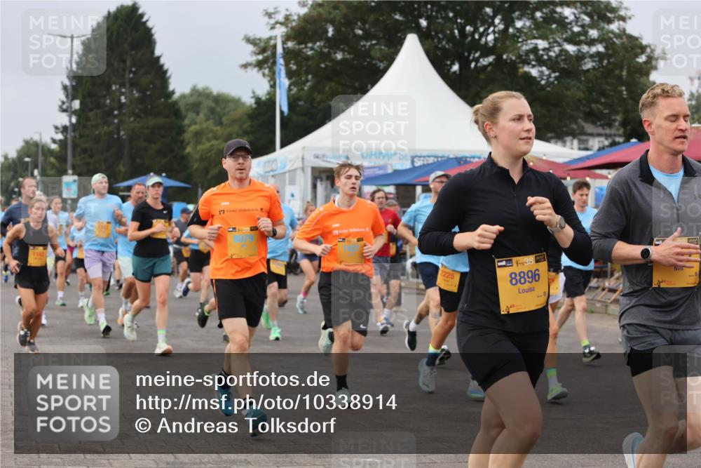 13.09.2026 - Kiel Lauf Andreas Tolksdorf http://msf.ph/oto/10338914 13.09.2026 09:55:25 Kiellinie 1192, 39, 8079, 2225, 38, 8896 meine-sportfotos.de