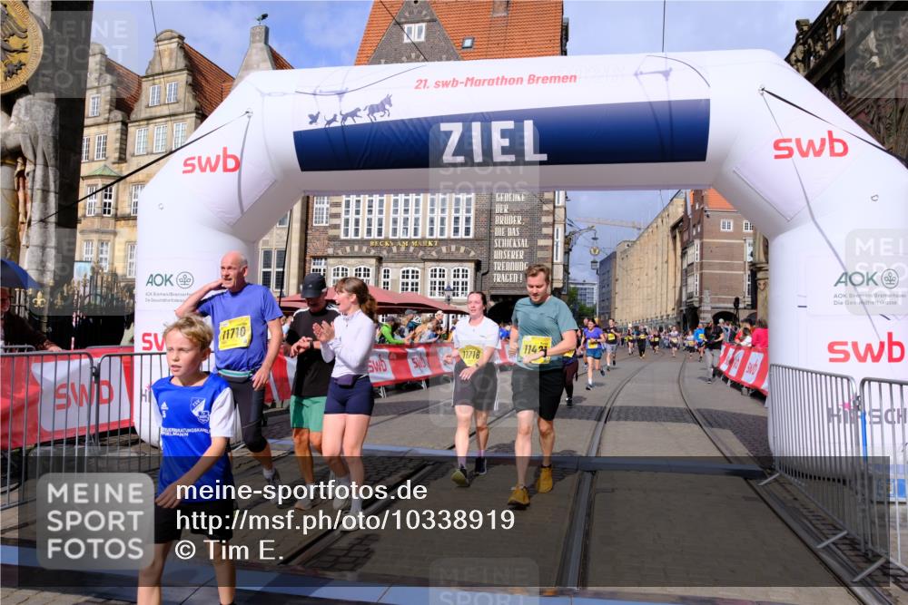 13.09.2026 - 21. swb-Marathon Bremen Tim E. http://msf.ph/oto/10338919 13.09.2026 11:09:02 Ziel 10399, 10469, 10599, 10609, 11053, 11358, 11421, 11434, 11678, 11710, 11718, 11834, 12162, 12256, 12353, 12438, 12517 meine-sportfotos.de