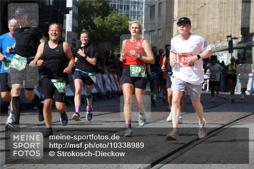 13.09.2026 - 21. swb-Marathon Bremen Strokosch-Dieckow http://msf.ph/oto/10338989 13.09.2026 13:20:00 Ziel 161, 461, 926, 1010, 1232, 1281, 1468, 1535, 1642, 2870, 2906, 3966, 4101, 4479, 4480, 4977, 4978, 7037, 7140, 7268, 7655, 8185, 9359, 9984, 13163, 205, 655, 1058, 1390, 1537, 1750, 1931, 2122, 2343, 2807, 2885, 2903, 3685, 3690, 4287, 5340, 5389, 5583, 6663, 7341, 7531, 7664, 9518, 9756 meine-sportfotos.de