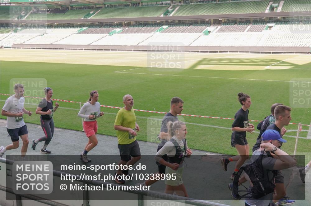13.09.2026 - 21. swb-Marathon Bremen Michael Burmester http://msf.ph/oto/10338995 13.09.2026 13:17:36 Laufen im Stadion 134, 153, 231, 267, 271, 311, 404, 449, 546, 588, 732, 753, 837, 990, 1057, 1185, 1312, 1424, 1425, 1465, 1539, 1790, 1813, 1825, 1844, 1868, 1987, 2056, 2067, 2096, 2123, 2259, 2351, 2357, 2358, 2363, 2381, 2389, 2419, 2532, 2550, 2562, 2579, 2586, 2601, 2614, 2647, 2655, 2778, 2797, 2799, 2821, 2849, 2880, 2893, 2974, 2984, 2996, 2999, 3100, 3104, 3146, 3180, 3195, 3210, 3213, 3314, 3337, 3366, 3387, 3421, 3431, 3476, 3479, 3501, 3506, 3537, 3548, 3633, 3654, 3740 meine-sportfotos.de