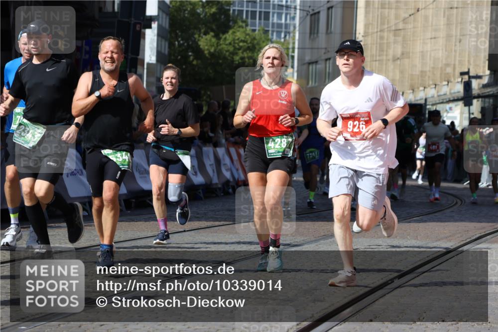 13.09.2026 - 21. swb-Marathon Bremen Strokosch-Dieckow http://msf.ph/oto/10339014 13.09.2026 13:20:00 Ziel 161, 461, 926, 1010, 1232, 1281, 1468, 1535, 1642, 2870, 2906, 3966, 4101, 4479, 4480, 4977, 4978, 7037, 7140, 7268, 7655, 8185, 9359, 9984, 13163, 205, 655, 1058, 1390, 1537, 1750, 1931, 2122, 2343, 2807, 2885, 2903, 3685, 3690, 4287, 5340, 5389, 5583, 6663, 7341, 7531, 7664, 9518, 9756 meine-sportfotos.de