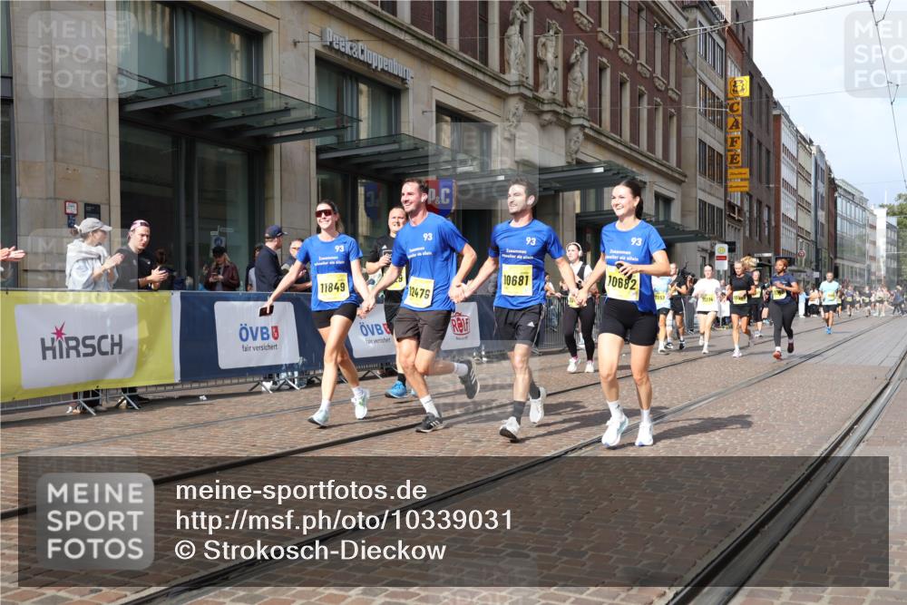 13.09.2026 - 21. swb-Marathon Bremen Strokosch-Dieckow http://msf.ph/oto/10339031 13.09.2026 11:06:12 Ziel 10323, 10376, 10654, 10681, 10682, 10795, 10849, 10852, 10853, 10989, 11021, 11028, 11240, 11340, 11374, 11432, 11729, 11849, 12217, 12479, 12485, 10018, 10204, 10375, 10382, 10619, 10662, 11029, 11132, 11156, 11164, 11460, 11477, 11674, 11690, 11775, 11786, 12186, 12486, 12528 meine-sportfotos.de