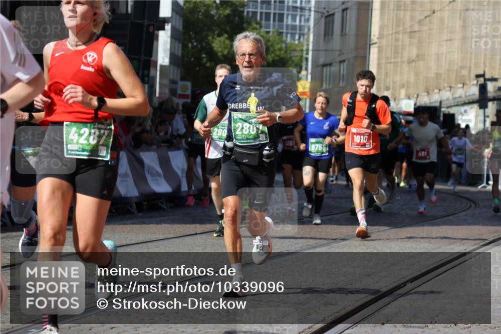 13.09.2026 - 21. swb-Marathon Bremen Strokosch-Dieckow http://msf.ph/oto/10339096 13.09.2026 13:20:02 Ziel 161, 461, 926, 1010, 1232, 1281, 1468, 1535, 1642, 2870, 2906, 3319, 3966, 4101, 4479, 4480, 4977, 4978, 7037, 7140, 7655, 8185, 8263, 9082, 9359, 9984, 13163, 205, 655, 1058, 1390, 1537, 1750, 1931, 2122, 2343, 2807, 2885, 2903, 3685, 3690, 4287, 5340, 5389, 5583, 6663, 7018, 7341, 7531, 7664, 9518, 9756 meine-sportfotos.de