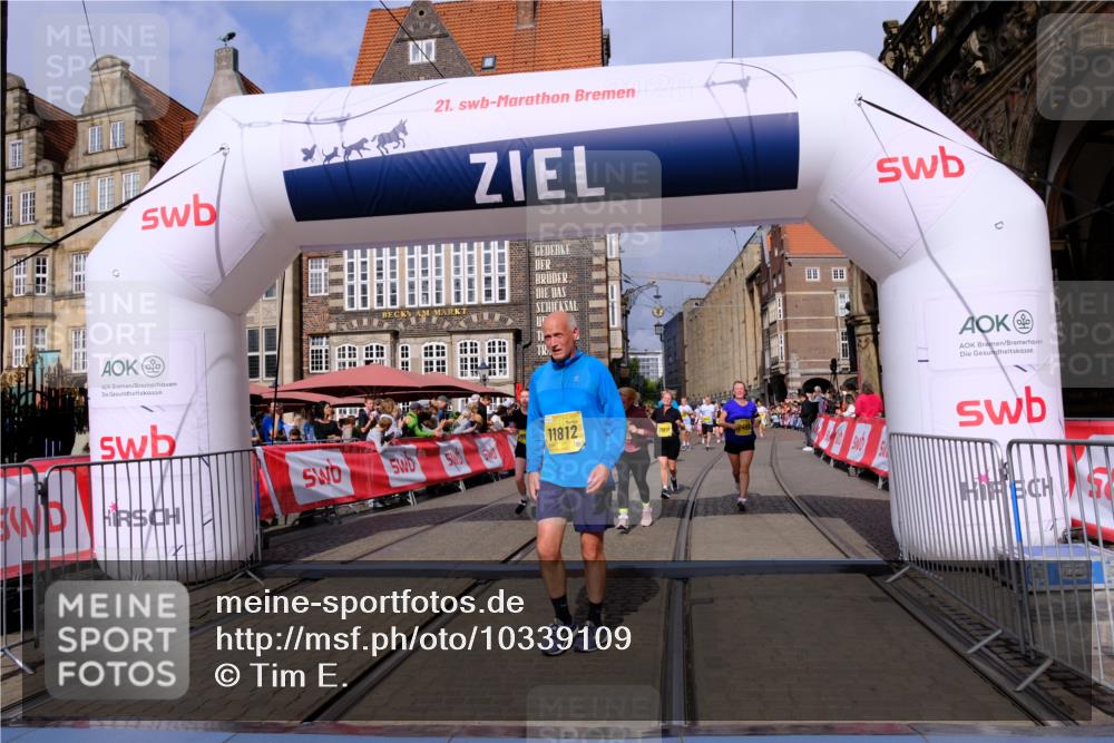 13.09.2026 - 21. swb-Marathon Bremen Tim E. http://msf.ph/oto/10339109 13.09.2026 11:09:14 Ziel 10217, 10455, 10469, 10570, 10599, 10630, 11011, 11053, 11074, 11138, 11434, 11531, 11812, 11905, 12192, 12256, 12353, 12438, 12517, 12554 meine-sportfotos.de