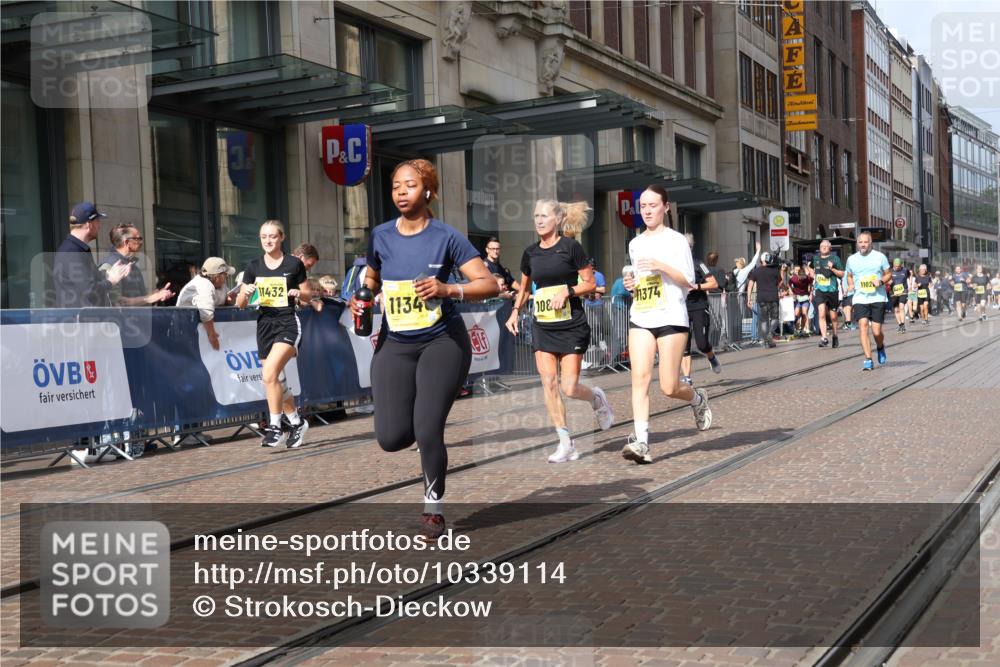 13.09.2026 - 21. swb-Marathon Bremen Strokosch-Dieckow http://msf.ph/oto/10339114 13.09.2026 11:06:15 Ziel 10323, 10376, 10654, 10795, 10849, 10852, 10853, 10989, 11021, 11028, 11240, 11340, 11374, 11432, 11729, 12146, 12217, 12485, 10204, 10375, 10376, 10382, 10619, 10662, 10681, 10682, 11029, 11132, 11156, 11164, 11460, 11477, 11674, 11690, 11775, 11786, 11849, 12186, 12479, 12486 meine-sportfotos.de