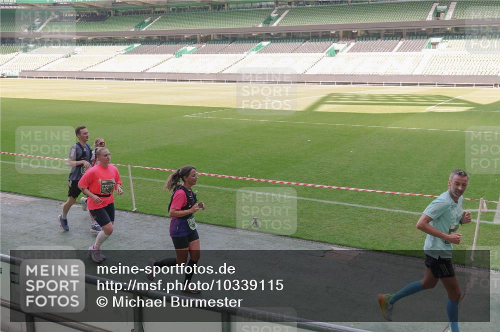 13.09.2026 - 21. swb-Marathon Bremen Michael Burmester http://msf.ph/oto/10339115 13.09.2026 13:17:59 Laufen im Stadion 134, 267, 271, 311, 404, 449, 486, 546, 588, 732, 753, 837, 921, 990, 1057, 1424, 1425, 1431, 1790, 1813, 1825, 1844, 1868, 1987, 2056, 2067, 2096, 2123, 2137, 2259, 2294, 2357, 2358, 2381, 2389, 2419, 2453, 2532, 2550, 2562, 2586, 2601, 2614, 2647, 2655, 2797, 2821, 2849, 2857, 2879, 2880, 2893, 2984, 2996, 2999, 3096, 3100, 3104, 3146, 3180, 3195, 3210, 3213, 3314, 3337, 3366, 3421, 3431, 3476, 3479, 3501, 3506, 3537, 3548, 3619, 3633, 3654, 3740, 3879, 4478 meine-sportfotos.de