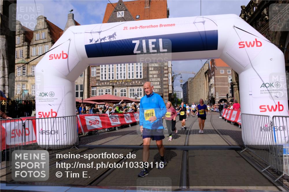 13.09.2026 - 21. swb-Marathon Bremen Tim E. http://msf.ph/oto/10339116 13.09.2026 11:09:14 Ziel 10217, 10455, 10469, 10570, 10599, 10630, 11011, 11053, 11074, 11138, 11434, 11531, 11812, 11905, 12192, 12256, 12353, 12438, 12517, 12554 meine-sportfotos.de
