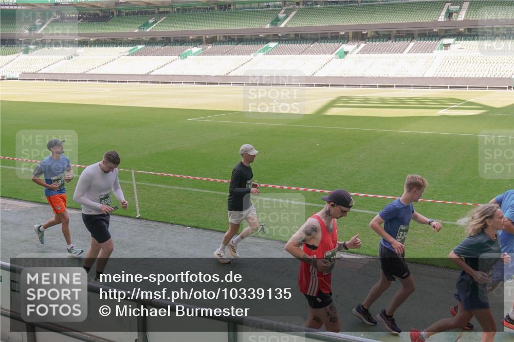 13.09.2026 - 21. swb-Marathon Bremen Michael Burmester http://msf.ph/oto/10339135 13.09.2026 13:18:02 Laufen im Stadion 134, 267, 271, 311, 404, 449, 486, 546, 588, 732, 753, 837, 921, 1057, 1424, 1425, 1431, 1765, 1790, 1813, 1825, 1844, 1868, 1987, 2056, 2067, 2096, 2123, 2137, 2259, 2294, 2357, 2358, 2381, 2389, 2419, 2453, 2532, 2550, 2562, 2586, 2601, 2614, 2647, 2655, 2797, 2821, 2849, 2857, 2879, 2880, 2893, 2984, 2996, 2999, 3096, 3100, 3104, 3146, 3180, 3195, 3210, 3213, 3314, 3337, 3366, 3421, 3431, 3476, 3479, 3506, 3537, 3548, 3619, 3633, 3654, 3740, 3879, 4478 meine-sportfotos.de