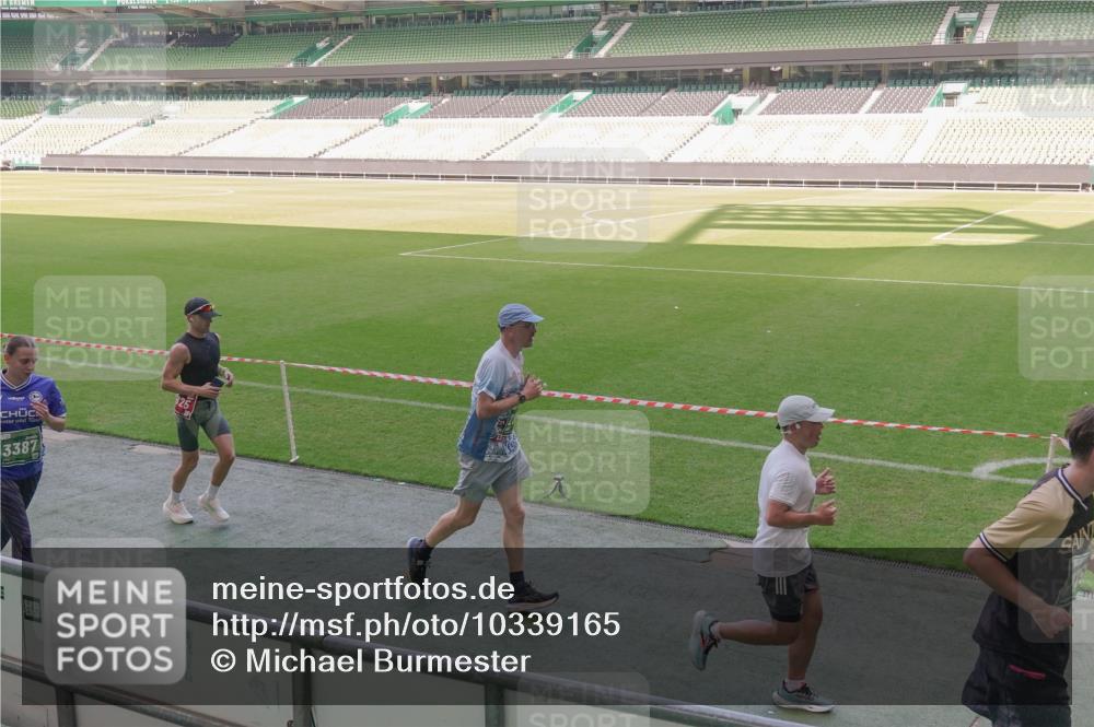 13.09.2026 - 21. swb-Marathon Bremen Michael Burmester http://msf.ph/oto/10339165 13.09.2026 13:18:07 Laufen im Stadion 134, 267, 271, 311, 404, 449, 486, 546, 588, 732, 753, 837, 921, 1057, 1424, 1425, 1431, 1765, 1790, 1813, 1825, 1844, 1868, 1987, 2056, 2067, 2096, 2123, 2137, 2294, 2357, 2358, 2381, 2389, 2419, 2453, 2532, 2550, 2562, 2586, 2601, 2614, 2622, 2647, 2655, 2797, 2821, 2849, 2857, 2879, 2880, 2893, 2944, 2984, 2999, 3096, 3100, 3104, 3146, 3180, 3195, 3210, 3213, 3285, 3287, 3314, 3337, 3366, 3421, 3431, 3476, 3479, 3506, 3537, 3548, 3619, 3633, 3654, 3740, 3879, 4478 meine-sportfotos.de