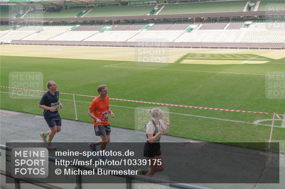 13.09.2026 - 21. swb-Marathon Bremen Michael Burmester http://msf.ph/oto/10339175 13.09.2026 13:18:10 Laufen im Stadion 267, 311, 404, 449, 486, 546, 588, 732, 753, 837, 921, 1057, 1424, 1425, 1431, 1765, 1790, 1813, 1844, 1868, 1987, 2056, 2067, 2096, 2123, 2137, 2294, 2357, 2358, 2381, 2389, 2419, 2453, 2532, 2550, 2586, 2601, 2614, 2622, 2647, 2655, 2797, 2821, 2849, 2857, 2879, 2880, 2893, 2944, 2984, 2999, 3096, 3100, 3104, 3146, 3180, 3195, 3210, 3213, 3285, 3287, 3314, 3337, 3421, 3431, 3476, 3479, 3506, 3537, 3548, 3619, 3633, 3654, 3740, 3879, 4478 meine-sportfotos.de