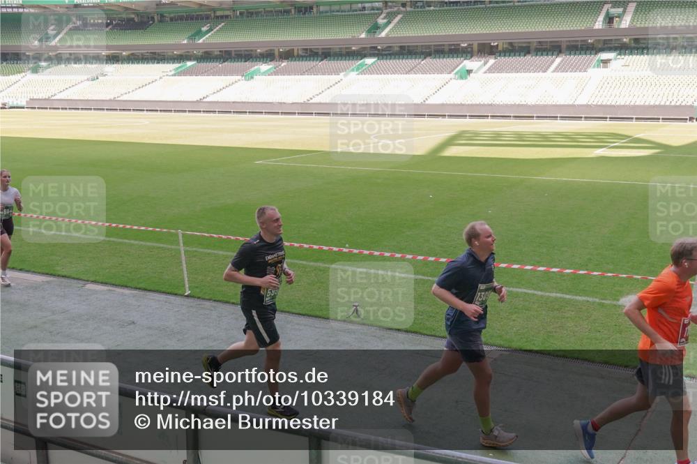 13.09.2026 - 21. swb-Marathon Bremen Michael Burmester http://msf.ph/oto/10339184 13.09.2026 13:18:11 Laufen im Stadion 267, 311, 404, 449, 486, 546, 588, 732, 753, 837, 921, 1057, 1424, 1425, 1431, 1765, 1790, 1813, 1844, 1868, 1987, 2056, 2067, 2096, 2123, 2137, 2224, 2294, 2357, 2358, 2381, 2389, 2419, 2453, 2532, 2550, 2586, 2601, 2614, 2622, 2647, 2655, 2797, 2821, 2849, 2857, 2879, 2880, 2893, 2944, 2984, 2999, 3096, 3100, 3104, 3146, 3180, 3195, 3210, 3213, 3285, 3287, 3314, 3337, 3421, 3431, 3476, 3479, 3506, 3537, 3548, 3619, 3633, 3654, 3740, 3879, 4478 meine-sportfotos.de