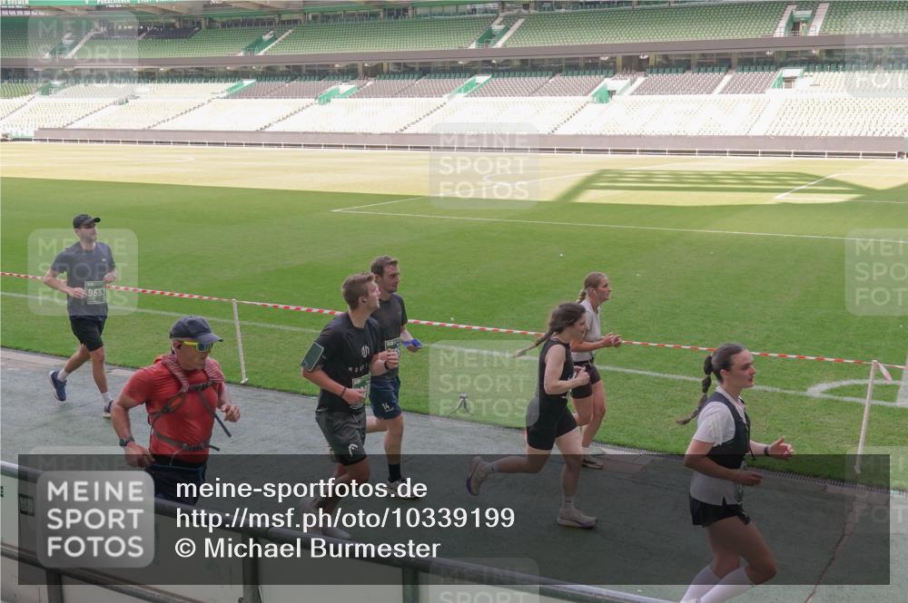 13.09.2026 - 21. swb-Marathon Bremen Michael Burmester http://msf.ph/oto/10339199 13.09.2026 13:18:14 Laufen im Stadion 267, 311, 404, 449, 486, 546, 588, 732, 753, 837, 921, 1057, 1424, 1425, 1431, 1765, 1790, 1813, 1844, 1868, 1987, 2056, 2067, 2096, 2123, 2137, 2224, 2294, 2357, 2358, 2389, 2419, 2453, 2532, 2550, 2586, 2601, 2614, 2622, 2647, 2655, 2786, 2821, 2845, 2849, 2857, 2879, 2880, 2893, 2944, 2984, 2999, 3096, 3100, 3104, 3146, 3180, 3195, 3210, 3213, 3285, 3287, 3314, 3337, 3421, 3431, 3476, 3479, 3506, 3537, 3548, 3619, 3633, 3654, 3740, 3879, 4478 meine-sportfotos.de