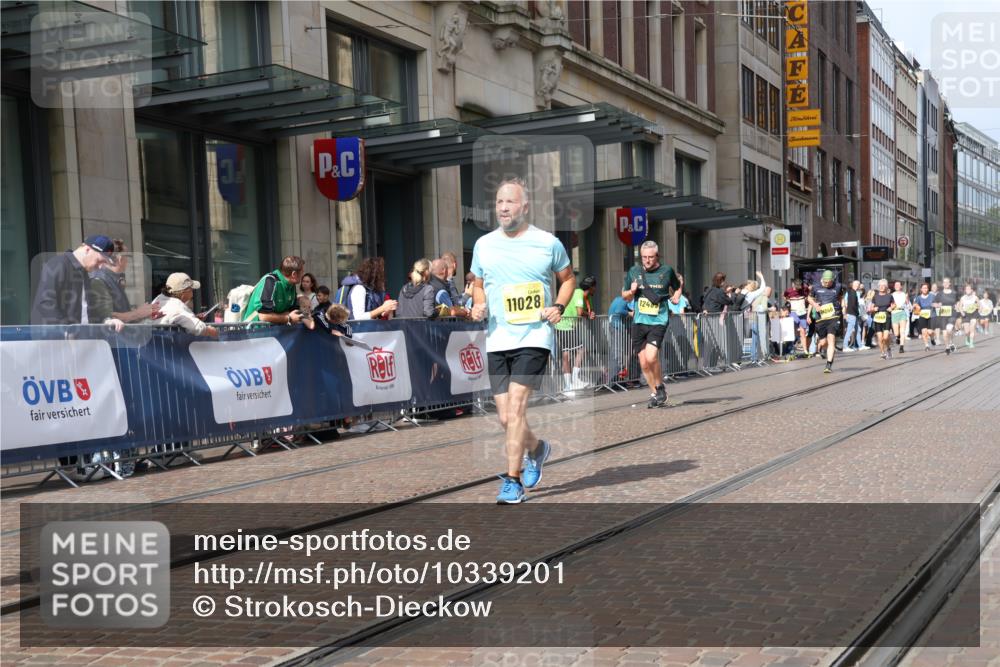 13.09.2026 - 21. swb-Marathon Bremen Strokosch-Dieckow http://msf.ph/oto/10339201 13.09.2026 11:06:19 Ziel 10323, 10654, 10795, 10849, 10852, 10853, 10989, 11021, 11028, 11066, 11240, 11370, 12124, 12146, 12217, 12219, 12249, 12485, 10204, 10375, 10376, 10662, 10681, 10682, 11029, 11156, 11340, 11374, 11432, 11460, 11674, 11690, 11729, 11775, 11786, 11849, 12479, 12486 meine-sportfotos.de