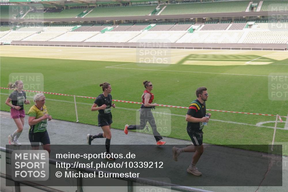 13.09.2026 - 21. swb-Marathon Bremen Michael Burmester http://msf.ph/oto/10339212 13.09.2026 13:18:17 Laufen im Stadion 311, 404, 449, 486, 546, 588, 732, 753, 837, 921, 1057, 1424, 1425, 1431, 1506, 1765, 1790, 1813, 1844, 1868, 2056, 2067, 2096, 2123, 2137, 2224, 2294, 2357, 2358, 2389, 2419, 2453, 2532, 2550, 2557, 2586, 2601, 2614, 2622, 2647, 2655, 2786, 2821, 2845, 2849, 2857, 2879, 2880, 2893, 2944, 2984, 2999, 3072, 3096, 3100, 3104, 3146, 3180, 3195, 3210, 3213, 3285, 3287, 3314, 3337, 3421, 3431, 3476, 3479, 3506, 3537, 3548, 3619, 3633, 3654, 3740, 3879, 4478 meine-sportfotos.de