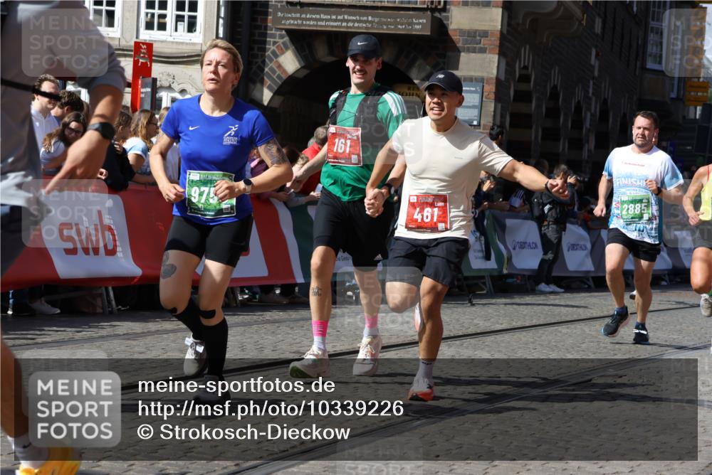 13.09.2026 - 21. swb-Marathon Bremen Strokosch-Dieckow http://msf.ph/oto/10339226 13.09.2026 13:20:09 Ziel 161, 411, 461, 495, 511, 1010, 1053, 1281, 1468, 1551, 1642, 1972, 2870, 2906, 3240, 3319, 3411, 3966, 4101, 4479, 4480, 5813, 7037, 7404, 7488, 7655, 8185, 8263, 9082, 9359, 9984, 13192, 201, 232, 334, 1750, 2122, 2577, 2885, 3685, 4351, 5137, 5450, 5583, 6901, 7018, 7664, 8178, 9047, 9518, 13222 meine-sportfotos.de