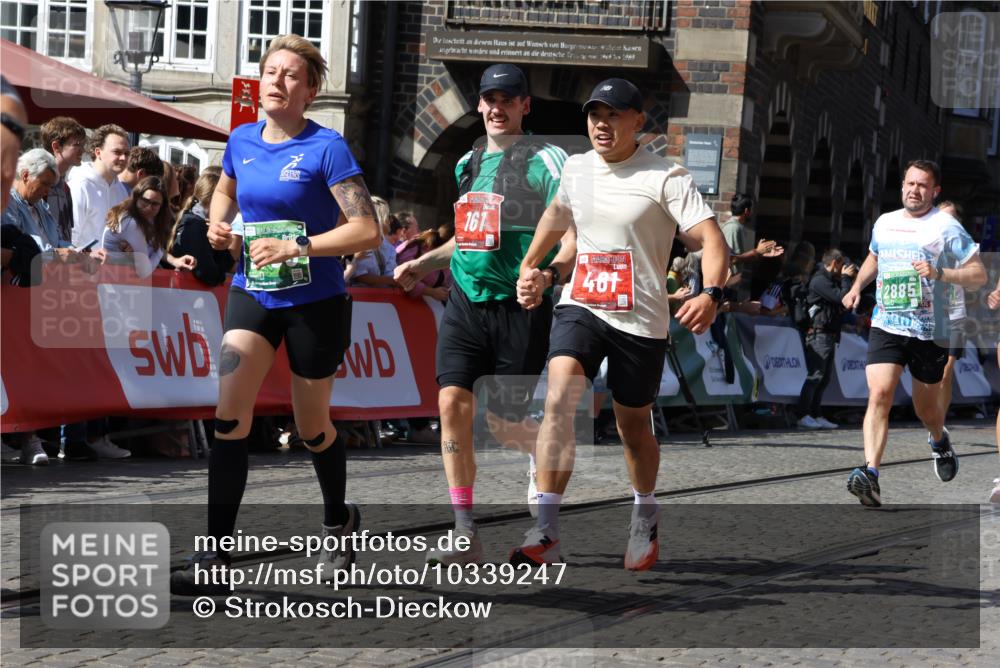 13.09.2026 - 21. swb-Marathon Bremen Strokosch-Dieckow http://msf.ph/oto/10339247 13.09.2026 13:20:09 Ziel 161, 411, 461, 495, 511, 1010, 1053, 1281, 1468, 1551, 1642, 1972, 2870, 2906, 3240, 3319, 3411, 3966, 4101, 4479, 4480, 5813, 7037, 7404, 7488, 7655, 8185, 8263, 9082, 9359, 9984, 13192, 201, 232, 334, 1750, 2122, 2577, 2885, 3685, 4351, 5137, 5450, 5583, 6901, 7018, 7664, 8178, 9047, 9518, 13222 meine-sportfotos.de