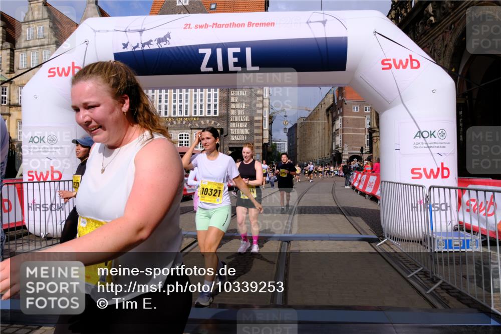 13.09.2026 - 21. swb-Marathon Bremen Tim E. http://msf.ph/oto/10339253 13.09.2026 11:09:25 Ziel 10217, 10314, 10321, 10455, 10570, 10630, 10686, 10983, 11011, 11091, 11138, 11304, 11531, 11578, 11764, 11812, 11905, 11987, 12155, 12192, 12337, 12554 meine-sportfotos.de