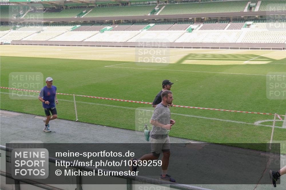 13.09.2026 - 21. swb-Marathon Bremen Michael Burmester http://msf.ph/oto/10339259 13.09.2026 13:18:27 Laufen im Stadion 311, 404, 486, 546, 588, 732, 753, 837, 921, 1057, 1424, 1425, 1431, 1506, 1765, 1790, 1813, 1844, 1868, 2056, 2067, 2096, 2123, 2137, 2224, 2294, 2357, 2358, 2389, 2419, 2453, 2532, 2550, 2557, 2563, 2586, 2601, 2614, 2622, 2647, 2655, 2786, 2845, 2849, 2857, 2879, 2880, 2893, 2944, 2983, 2984, 2999, 3046, 3072, 3096, 3100, 3104, 3146, 3180, 3189, 3195, 3198, 3210, 3285, 3287, 3314, 3337, 3421, 3431, 3476, 3479, 3537, 3548, 3619, 3633, 3654, 3740, 3879, 4478 meine-sportfotos.de