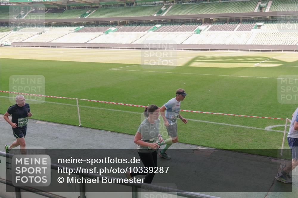 13.09.2026 - 21. swb-Marathon Bremen Michael Burmester http://msf.ph/oto/10339287 13.09.2026 13:18:31 Laufen im Stadion 311, 404, 486, 546, 588, 732, 753, 837, 921, 1424, 1425, 1431, 1506, 1765, 1790, 1844, 1868, 2056, 2067, 2096, 2123, 2137, 2224, 2294, 2357, 2358, 2389, 2419, 2453, 2532, 2557, 2563, 2586, 2601, 2614, 2622, 2647, 2655, 2786, 2843, 2845, 2849, 2857, 2879, 2880, 2893, 2944, 2983, 2984, 2999, 3031, 3046, 3072, 3096, 3100, 3104, 3146, 3180, 3189, 3195, 3198, 3210, 3285, 3287, 3314, 3337, 3421, 3431, 3476, 3537, 3548, 3619, 3633, 3654, 3740, 3879, 4478 meine-sportfotos.de