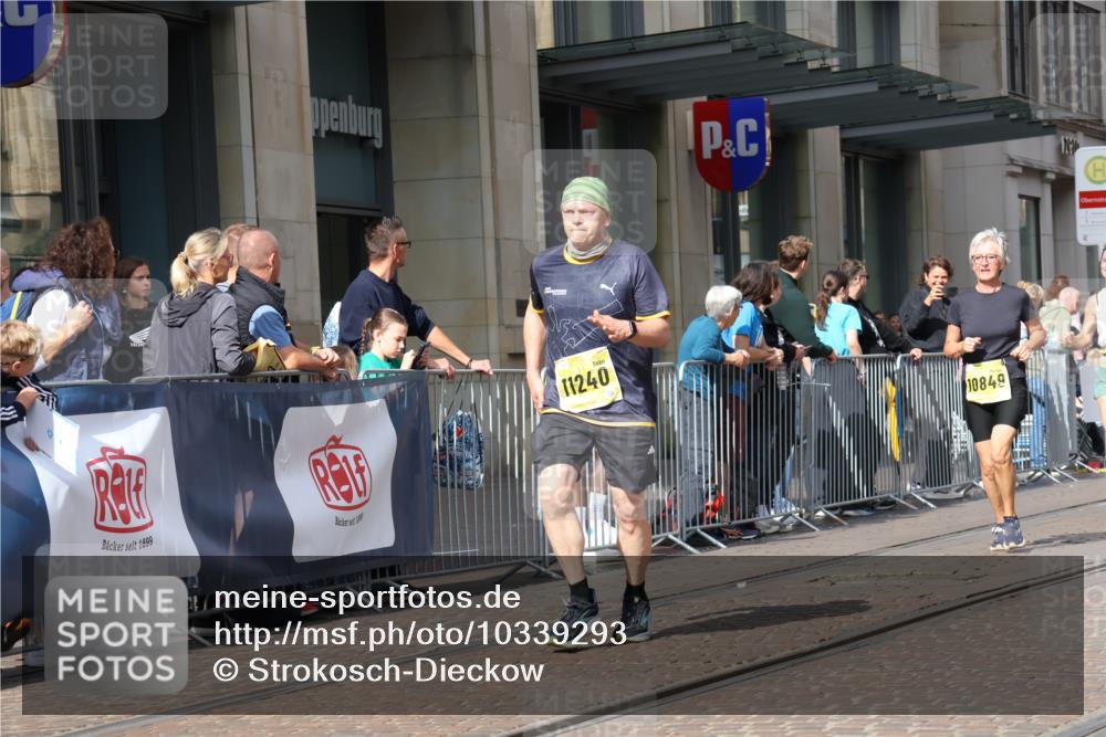 13.09.2026 - 21. swb-Marathon Bremen Strokosch-Dieckow http://msf.ph/oto/10339293 13.09.2026 11:06:23 Ziel 10323, 10378, 10654, 10663, 10795, 10849, 10989, 11021, 11066, 11240, 11370, 12124, 12146, 12219, 12249, 12485, 10204, 10375, 10376, 10662, 10681, 10682, 10852, 10853, 11028, 11029, 11156, 11340, 11374, 11432, 11460, 11674, 11690, 11729, 11775, 11786, 11849, 12217, 12479, 12486 meine-sportfotos.de