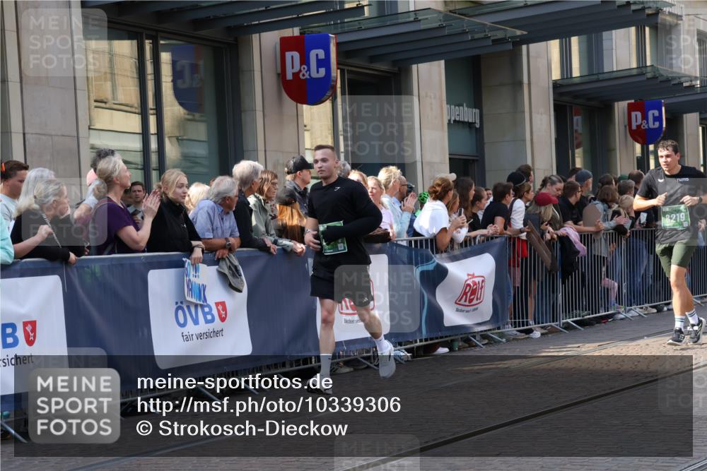 13.09.2026 - 21. swb-Marathon Bremen Strokosch-Dieckow http://msf.ph/oto/10339306 13.09.2026 13:26:47 Ziel 531, 946, 1493, 1494, 2089, 2454, 3076, 3273, 3302, 3510, 3527, 4121, 4327, 4397, 4558, 4563, 5689, 5943, 6455, 6776, 7027, 7072, 7246, 7317, 7849, 8219, 8303, 9150, 9159, 9343, 9511, 9854, 9878, 10112, 10113, 1368, 2779, 3526, 3852, 3893, 4077, 4441, 4598, 4919, 5054, 5937, 6289, 6314, 6375, 6548, 6580, 8112, 9260, 9551, 13097 meine-sportfotos.de
