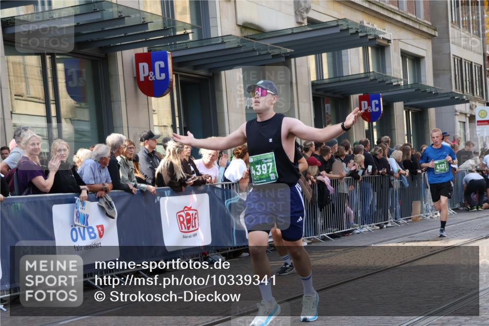 13.09.2026 - 21. swb-Marathon Bremen Strokosch-Dieckow http://msf.ph/oto/10339341 13.09.2026 13:26:48 Ziel 531, 946, 1493, 1494, 2089, 2454, 3076, 3273, 3302, 3510, 3527, 4121, 4327, 4397, 4558, 4563, 5689, 5943, 6455, 6776, 7027, 7072, 7246, 7317, 7849, 8219, 8303, 9150, 9159, 9343, 9511, 9854, 9878, 10112, 10113, 1368, 2779, 3526, 3852, 3893, 4077, 4441, 4598, 4919, 5054, 5937, 6289, 6314, 6375, 6548, 6580, 8112, 8303, 9260, 9551, 13097 meine-sportfotos.de